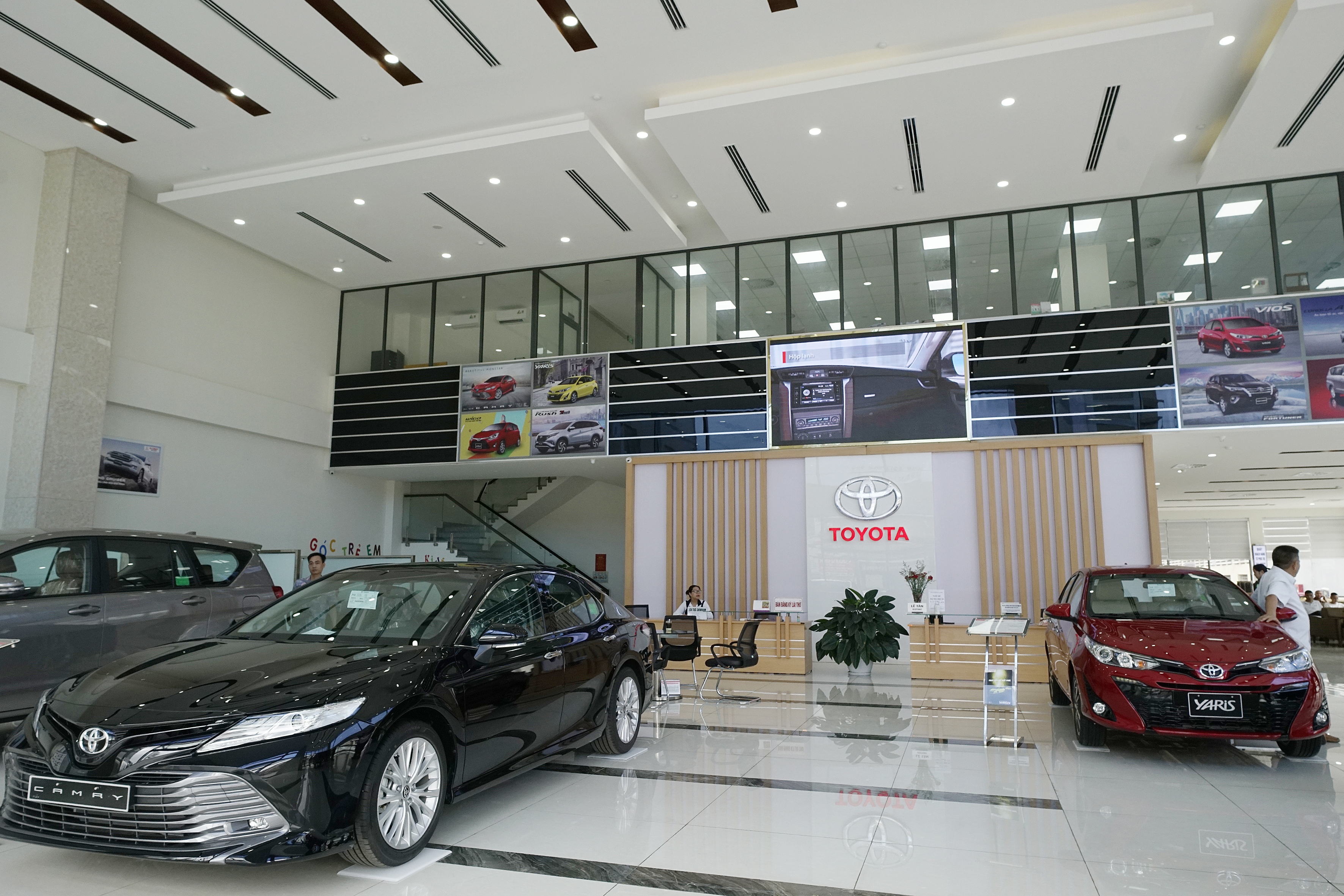 Bảng giá xe Toyota: 5 chỗ, 7 chỗ, bán tải tháng 6/2021 - Ảnh 4
